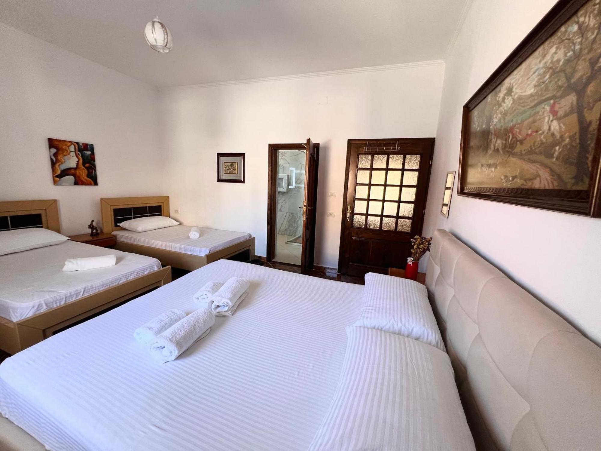 Villa Ensalv Berat - Apartment - Room - Penthouse Extérieur photo