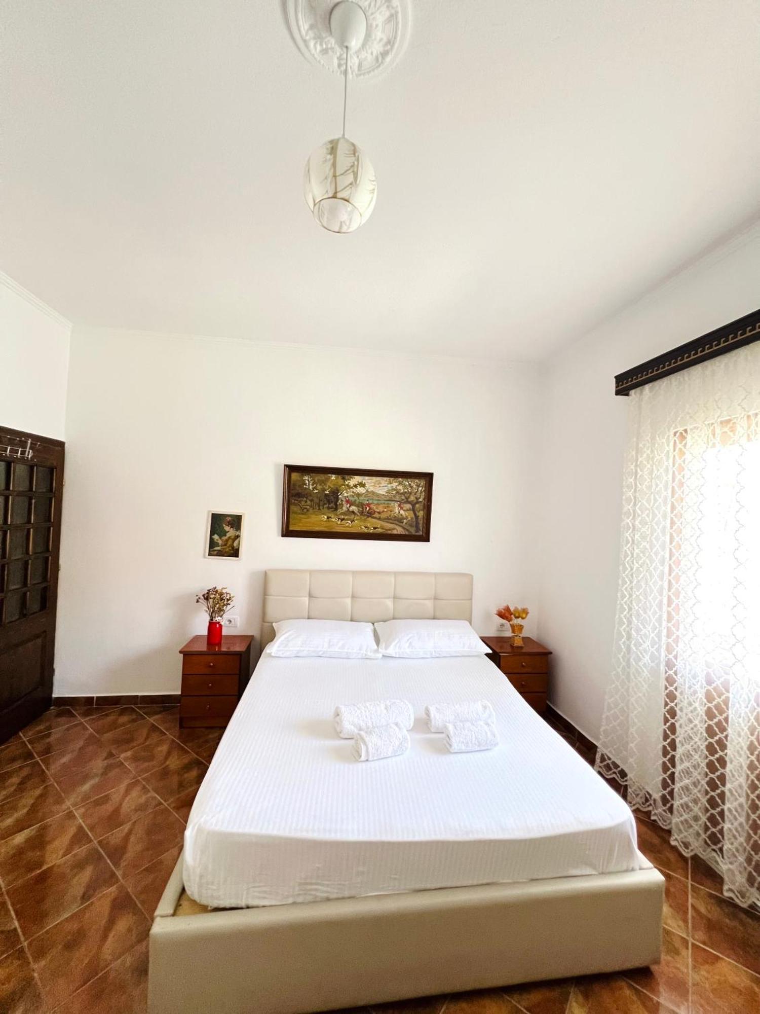 Villa Ensalv Berat - Apartment - Room - Penthouse Extérieur photo